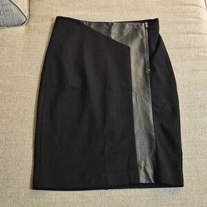 Saks Fifth Avenue Black Mixed Media Midi Casual Office  Work Skirt Size 6